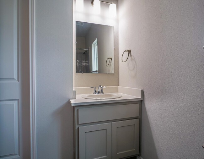 Building Photo - 221 Peruna Dr