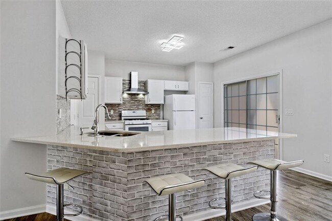 Building Photo - 1636 Heyford Cir NW