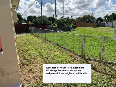 serine side yard FPL easement fenced - 6903 Rio Pinar