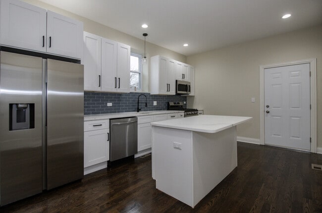 Building Photo - 5738 S Sangamon St