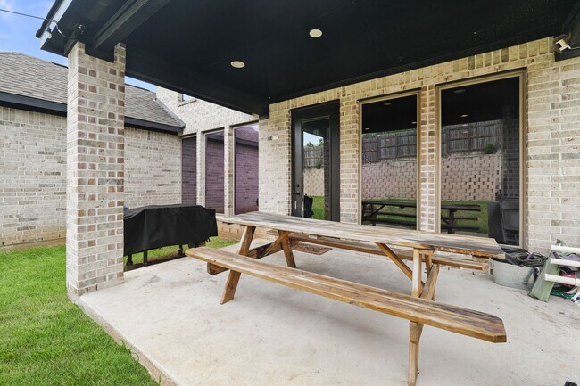 Building Photo - Spacious 4BR Home with Gourmet Kitchen & Large Island Near Alamo Ranch & Lackland AFB