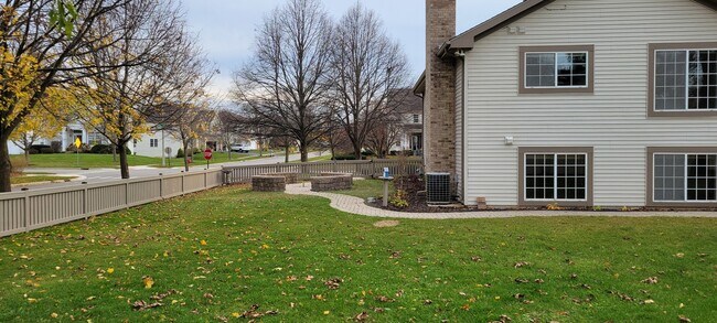 Building Photo - 260 Shipland Dr