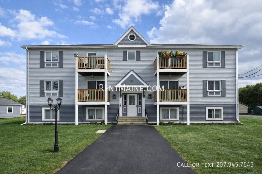 Building Photo - 8 Hillside Ln