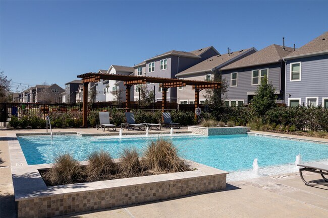 Building Photo - 10961 Hewitt Cliff Ln