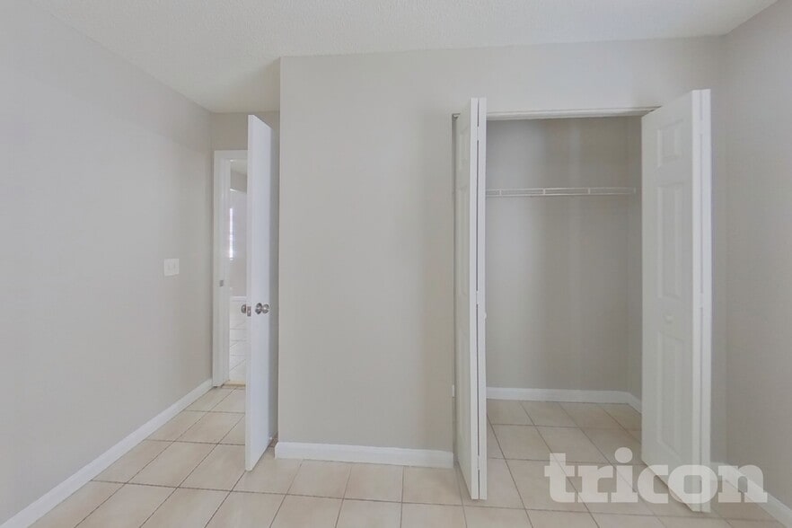 Building Photo - 417 Filmore Dr