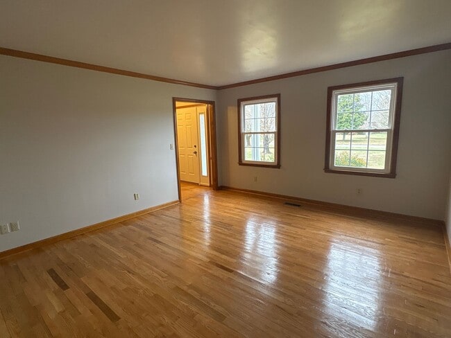 Building Photo - Charming Home Near Lakewood Golf & Country Club in Tullahoma...