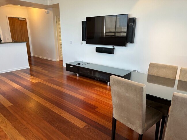 Building Photo - Epic REA: Fabulous 2 BR/2 BA South Beach C...