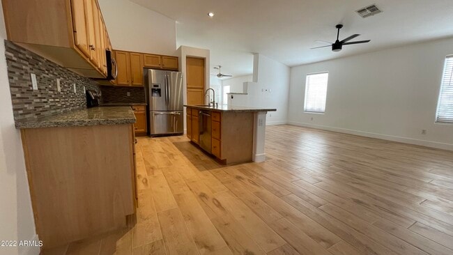 Building Photo - 324 W Oriole Way