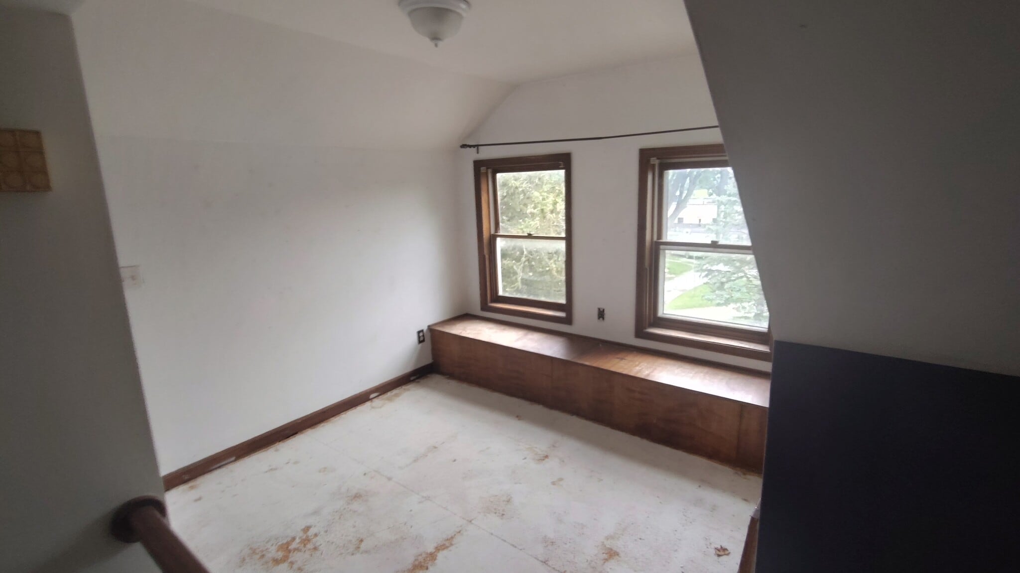 Building Photo - 320 S East St