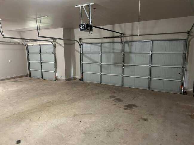 Building Photo - 203 Lyla Glen Dr