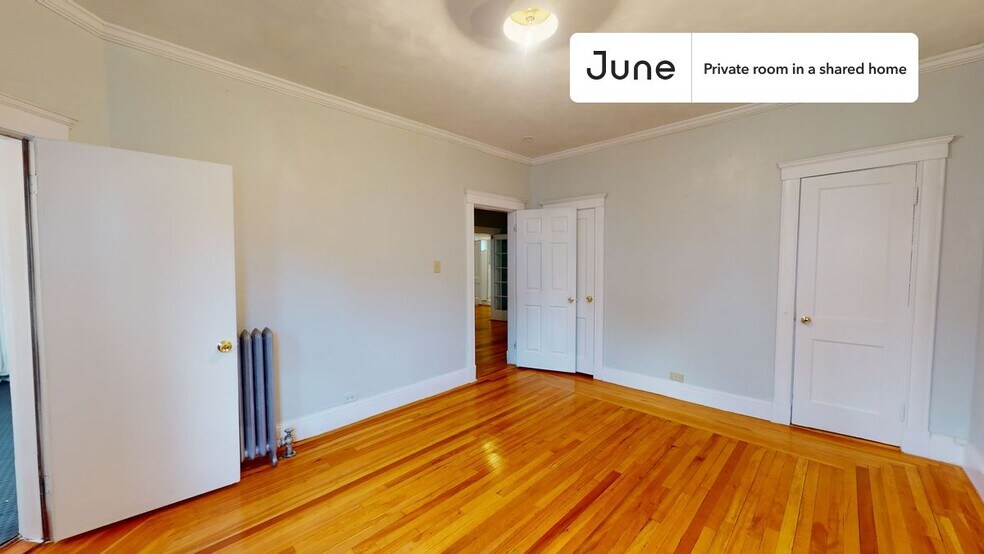 Building Photo - Room in Shared 4 bed/1 bath home