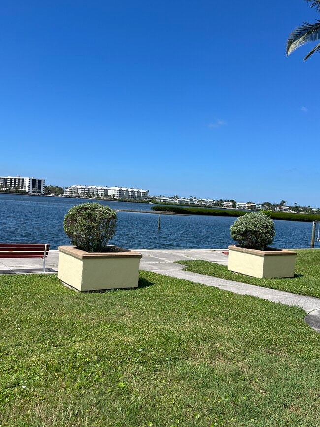 Building Photo - 5912 Driftwood Ave