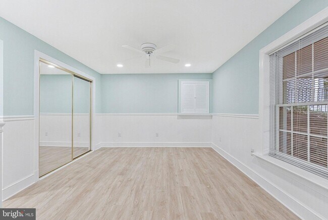Building Photo - 10034 Scenic View Terrace