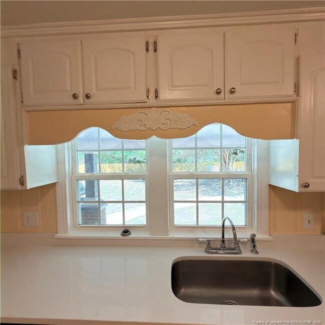 Building Photo - 228 Eastwood Ave