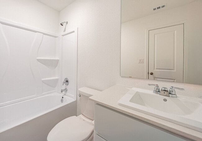 Building Photo - 240 Sambre St