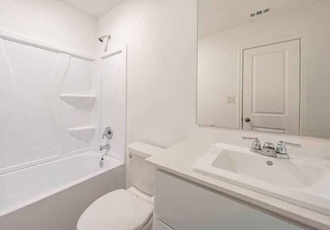 Building Photo - Stunning 3 bedroom, 2 bathroom home in Kyle!!!