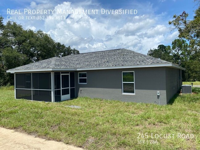 Building Photo - Custom Home - Desirable SE Ocala Neighborh...