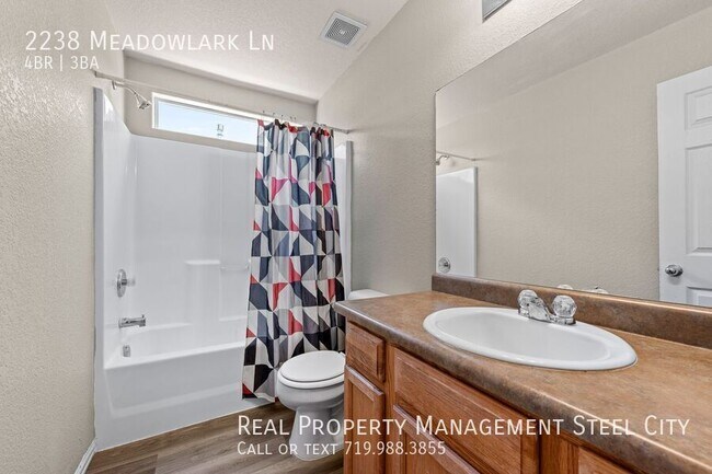 Building Photo - 2238 Meadowlark Ln