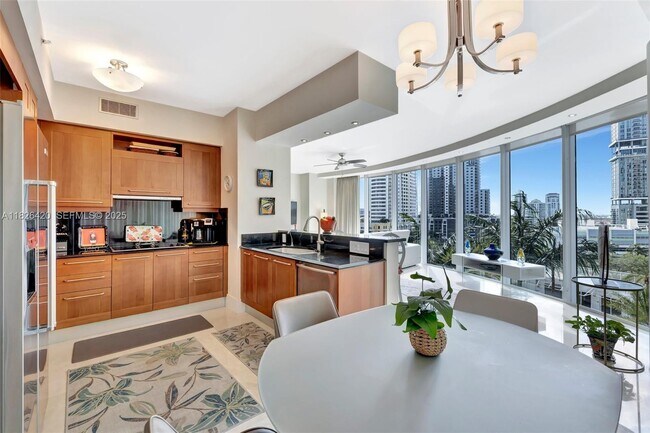 Building Photo - 333 Las Olas Way