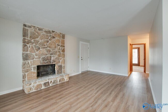 Building Photo - 9020 Mahogany Row SE