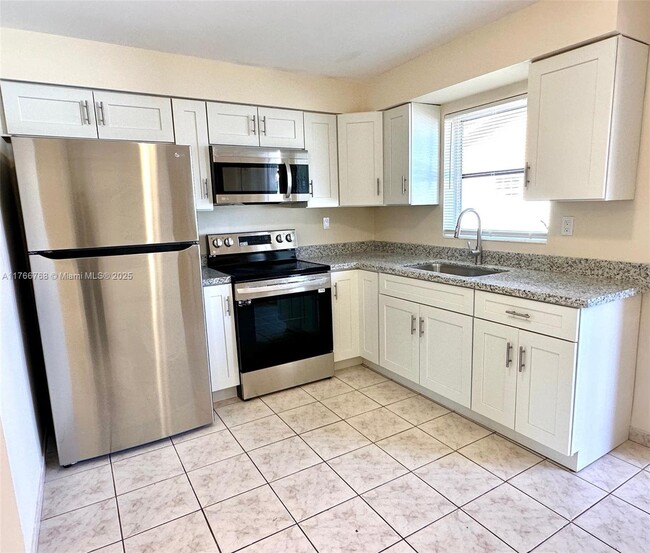 Primary Photo - 202 SE 3rd Pl