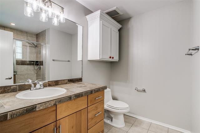 Building Photo - 4616 W Lovers Ln