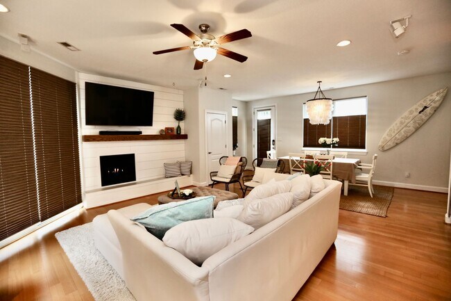 Building Photo - 3-Bedroom Condo 1/2 Mile from Oceanfront! Stainless Steel Appliances - Granite Counter Tops - All...