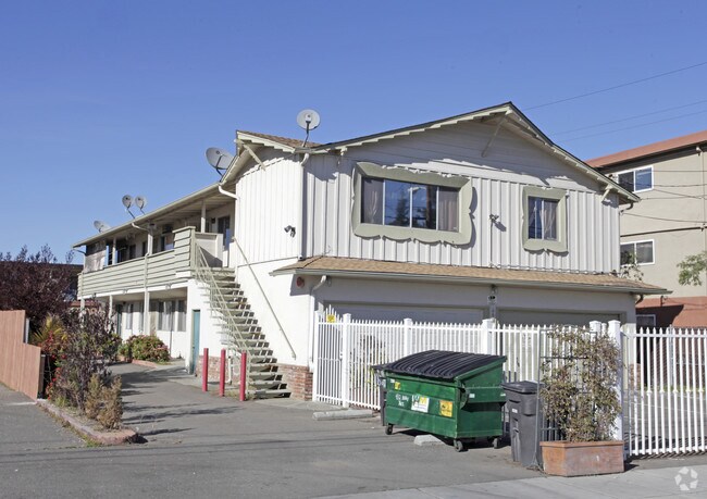 Primary Photo - 432 Berry Ave
