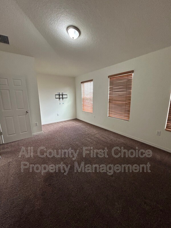 Building Photo - 6830 40th Ln N