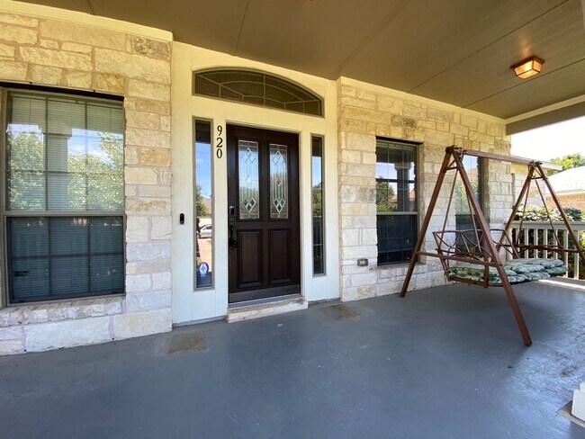 Building Photo - Large home in Pflugerville!  3 car garage - Highland Park Neighborhood