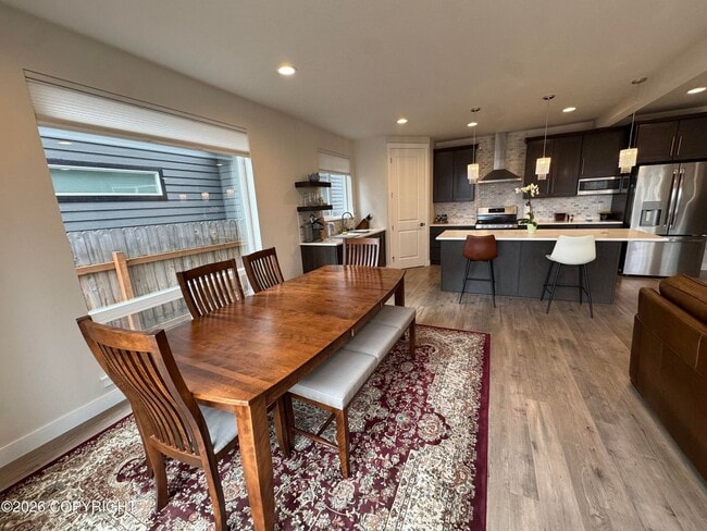 Building Photo - Fully furnished ranch style in downtown Anchorage