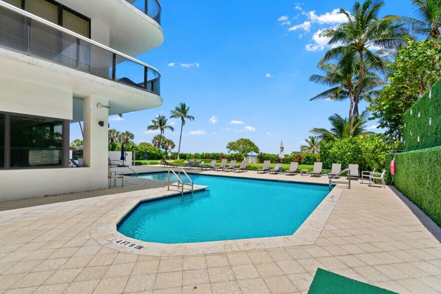 Building Photo - 9455 Collins Ave