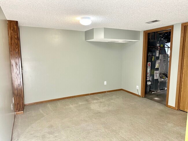 Building Photo - 5727 Kilbury Ln