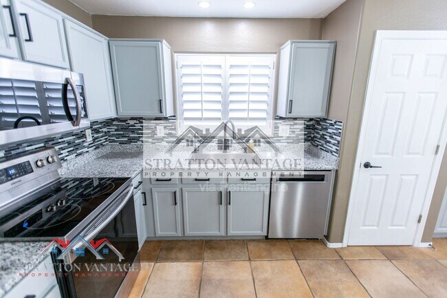 Building Photo - 10234 E Carol Ave