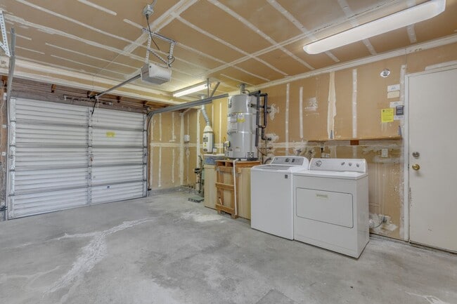 Building Photo - 115 Guaymas Pl