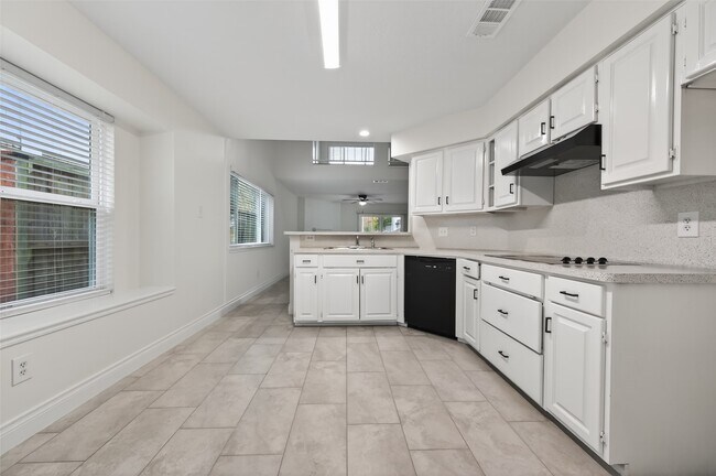 Building Photo - 10706 Lazy Meadows Dr