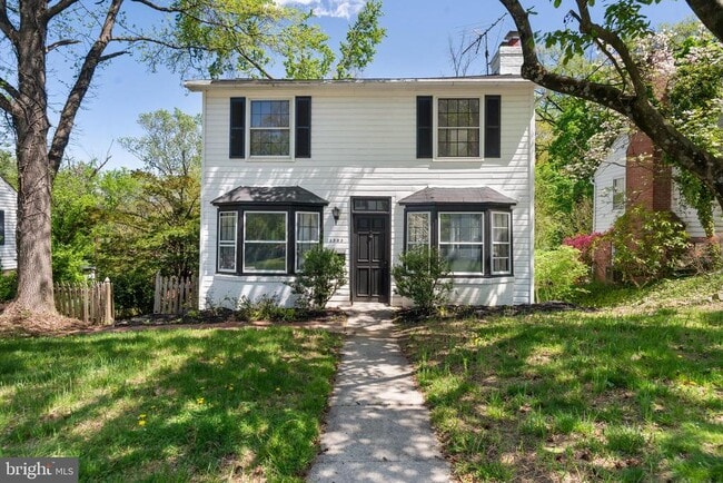 Building Photo - 2305 Pickwick Rd