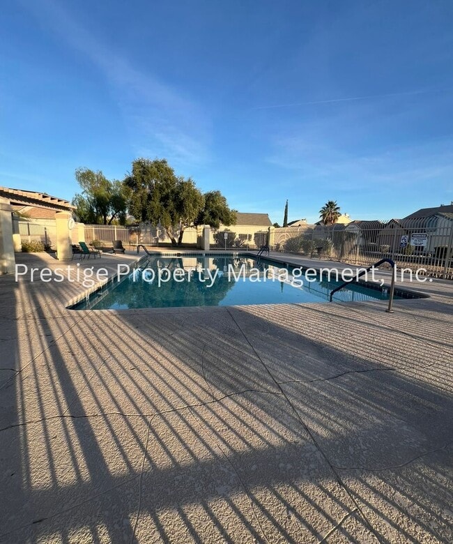 Building Photo - Wonderful Townhouse Located in the Northwest!!!