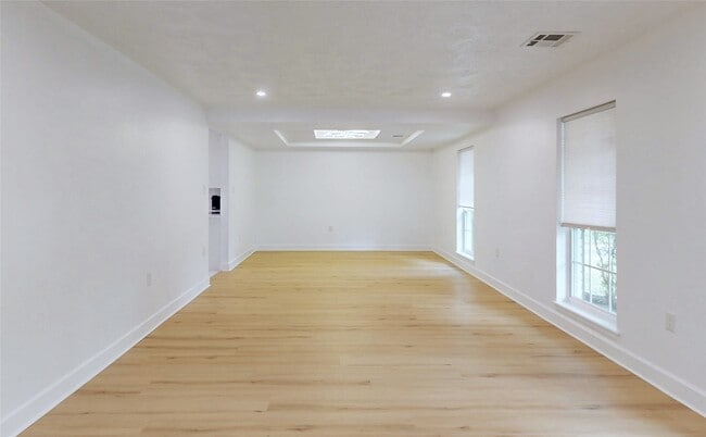 Building Photo - 5731 S Braeswood Blvd