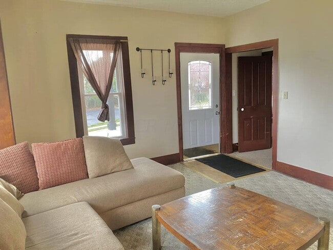 Building Photo - very nice 3 bedrooms house in a small town