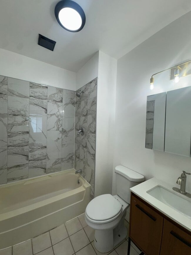 Building Photo - Beautiful 2-bedroom house for Rent in Lansing, IL VAILABLE NOW!!