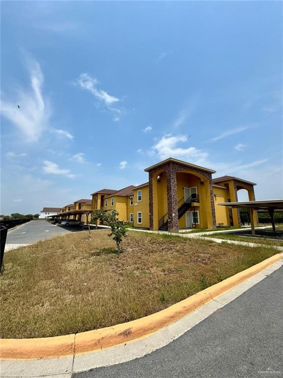Building Photo - 7 Sylvia Handy Dr