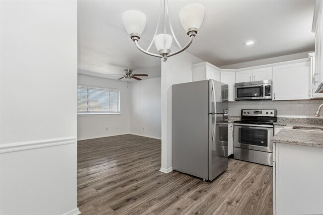 Building Photo - 5722 Gaston Ave