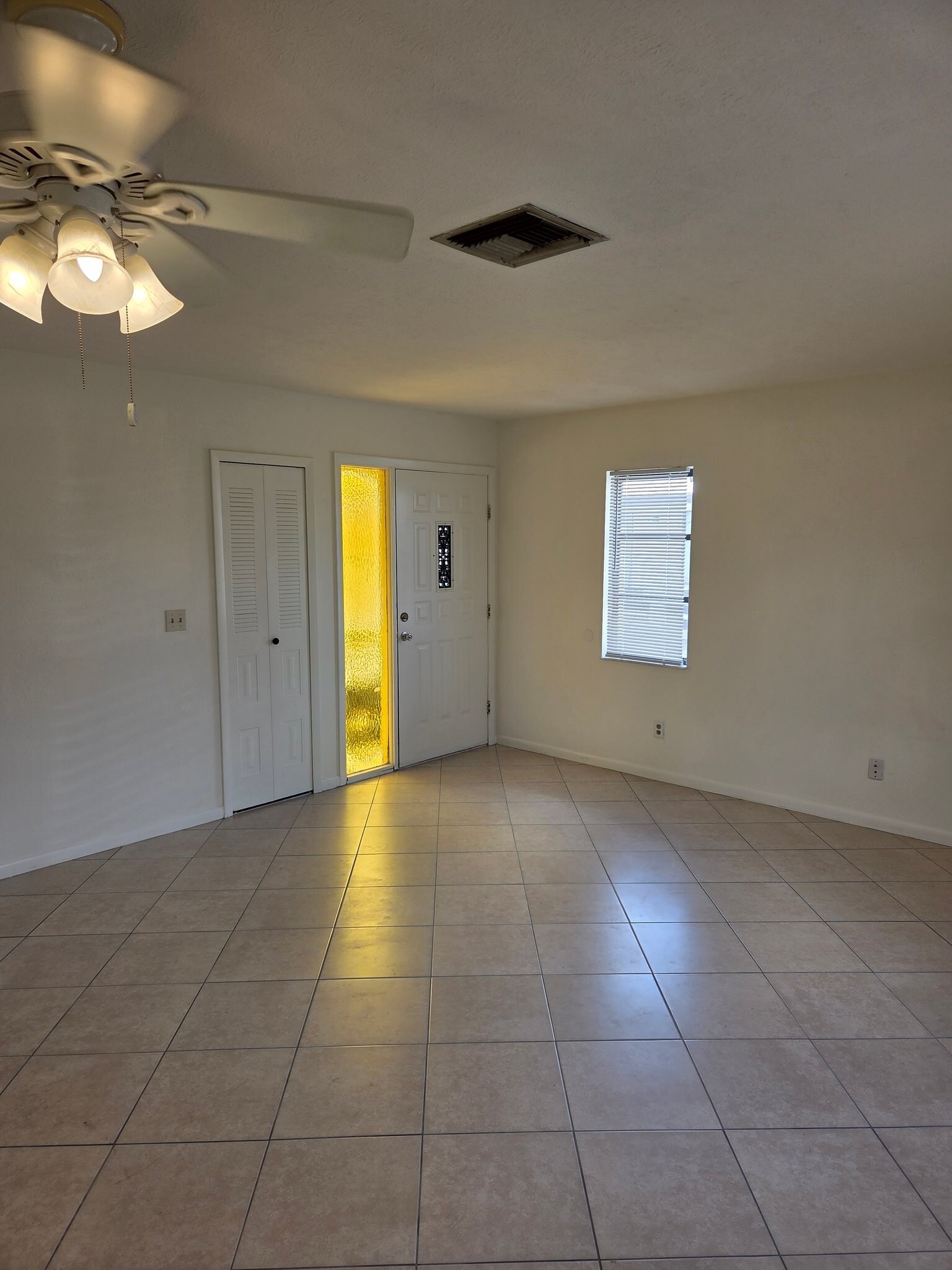 Building Photo - 1214 SE 8th St