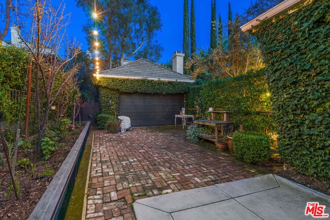 Building Photo - 3470 Consuelo Dr