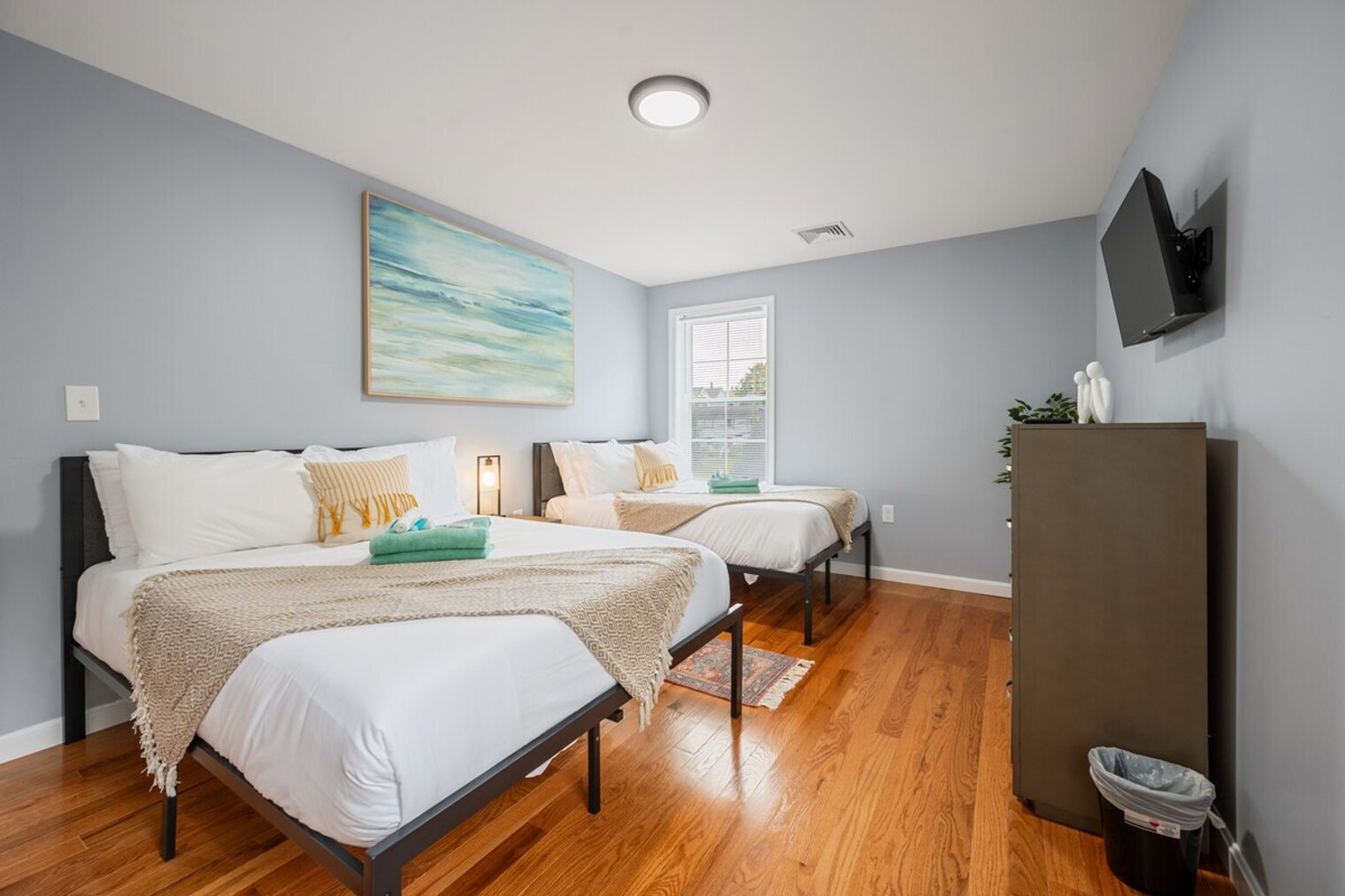 Building Photo - 109 Flora St