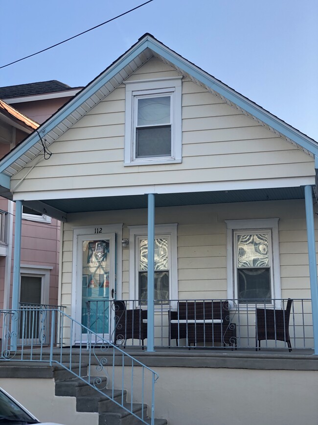 Primary Photo - 112 E Taylor Ave