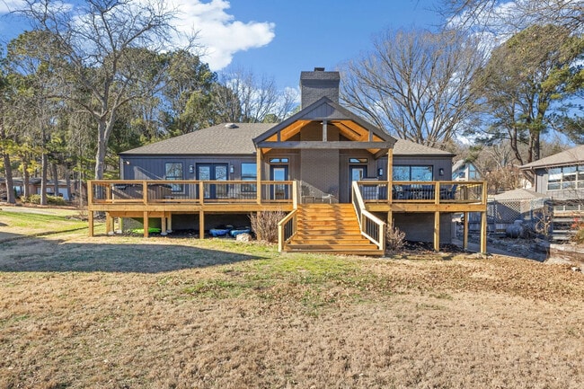 Building Photo - 89 Mayfair Dr