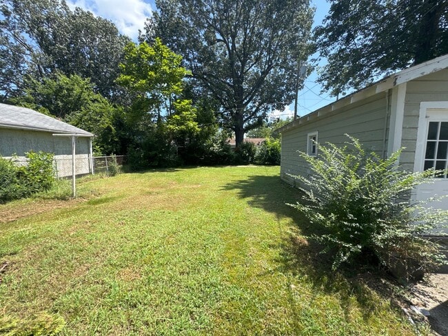 Building Photo - 3 bedroom house in Paducah