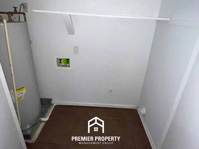 Building Photo - 5011 Tradewind Terrace